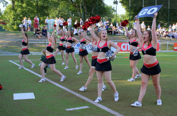 Starlets Cheerleader 2022 (Norderstedt Mustangs)